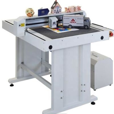 Maszyna do cięcia płaskiego papieru 220 V 4500 * 1800 Dokładne oznakowanie